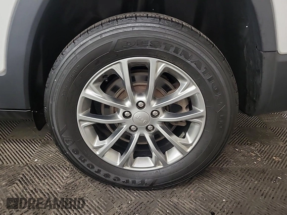 2021 Jeep Cherokee Altitude with VIN 1C4PJMLB9MD211826, listed as a IAAI auction lot 42666661 with 47,838 mi miles and . Bid and sale history available at DreamBid. Image 26.
