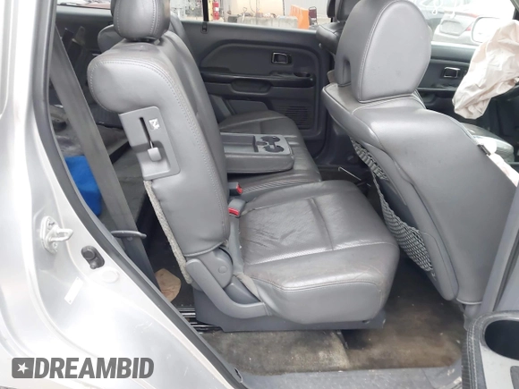 2005 Honda Pilot EX-L with RES with VIN 5FNYF186X5B062577, listed as a IAAI auction lot 42018093 with 209,321 mi miles. Bid and sale history available at carsss.com. Image 8.