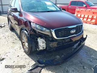 2019 Kia Sorento LX z VIN 5XYPG4A53KG442330, wystawiony jako IAAI lot #41979033 z przebiegiem 95 335 mil mil oraz . Historia ofert i sprzedaży dostępna na DreamBid. Obrazek 6.