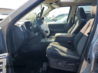 2010 Ford Explorer XLT z VIN 1FMEU6DE9AUA93402, wystawiony jako Copart lot #70621624 z przebiegiem Nie podano mil oraz Szkoda całkowita • Salvage title. Historia ofert i sprzedaży dostępna na DreamBid. Obrazek 7.