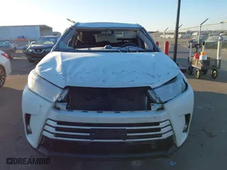 2019 Toyota Highlander SE with VIN 5TDJZRFH2KS566656, listed as a IAAI auction lot 41279310 with 103,172 mi miles. Bid and sale history available at carsss.com. Image 12.