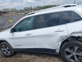 2019 Jeep Cherokee Limited with VIN 1C4PJMDN9KD180308, listed as a IAAI auction lot 42178830 with 164,453 mi miles and . Bid and sale history available at DreamBid. Image 14.