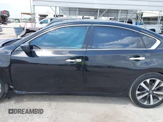 2017 Nissan Altima SL z VIN 1N4AL3AP8HC250708, wystawiony jako IAAI lot #42430919 z przebiegiem 170 759 mil mil oraz . Historia ofert i sprzedaży dostępna na DreamBid. Obrazek 14.