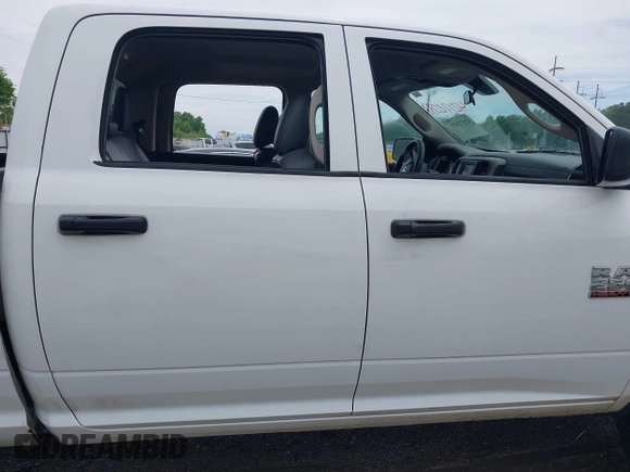 2018 Ram 2500 Tradesman with VIN 3C6UR5HJ1JG403796, listed as a IAAI auction lot 42172033 with 163,752 mi miles and . Bid and sale history available at DreamBid. Image 13.