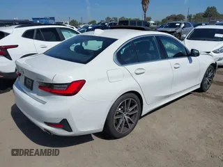 2020 BMW 3 Series 330i с VIN 3MW5R1J01L8B10868, выставлен на аукционе IAAI как лот 42335176 с пробегом 36 055 миль миль и . История ставок и продаж доступна на DreamBid. Изображение 4.