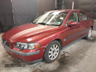 2001 Volvo S60 with VIN YV1RS61R912017817, listed as a IAAI auction lot 41981663 with 44,226 mi miles. Bid and sale history available at carsss.com. Image 2.