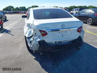 2018 Nissan Altima 2.5 SR with VIN 1N4AL3AP5JC140219, listed as a IAAI auction lot 41693558 with 132,919 mi miles. Bid and sale history available at carsss.com. Image 6.