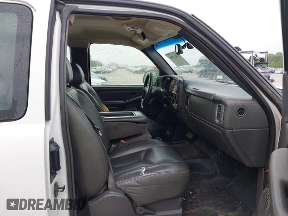 2003 Chevrolet Silverado 1500 with VIN 1GCEK19V83Z216148, listed as a IAAI auction lot 41981900 with 1 mi miles. Bid and sale history available at carsss.com. Image 5.