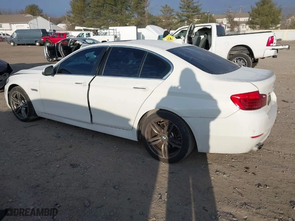 2015 BMW 5 Series 528i xDrive with VIN WBA5A7C54FD622666, listed as a IAAI auction lot 41351536 with 152,383 mi miles. Bid and sale history available at carsss.com. Image 3.