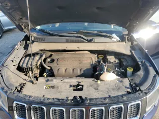 2018 Jeep Compass Latitude z VIN 3C4NJCBB5JT186724, wystawiony jako Copart lot #62260775 z przebiegiem 178 011 mil mil oraz Czysty tytuł • Clean title. Historia ofert i sprzedaży dostępna na DreamBid. Obrazek 11.