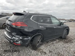 2020 Nissan Rogue SV z VIN JN8AT2MT8LW006193, wystawiony jako Copart lot #47047475 z przebiegiem 64 443 mil mil oraz Szkoda całkowita • Salvage title. Historia ofert i sprzedaży dostępna na DreamBid. Obrazek 3.