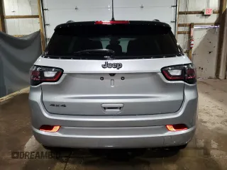 2022 Jeep Compass High Altitude z VIN 3C4NJDCB2NT207149, wystawiony jako Copart lot #52701515 z przebiegiem 14 479 mil mil oraz Czysty tytuł • Clean title. Historia ofert i sprzedaży dostępna na DreamBid. Obrazek 6.
