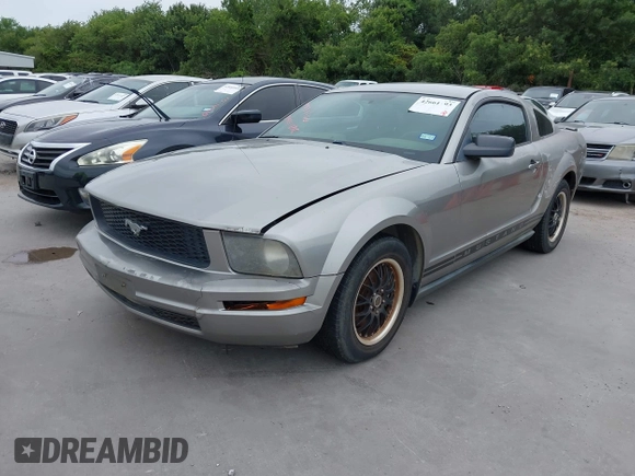 2008 Ford Mustang Deluxe with VIN 1ZVHT80N485143307, listed as a IAAI auction lot 42661093 with 155,133 mi miles and . Bid and sale history available at DreamBid. Image 2.