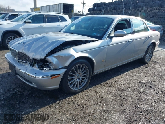 2006 Jaguar XJ with VIN SAJWA71B96SH04571, listed as a IAAI auction lot 41574323 with 1 mi miles. Bid and sale history available at carsss.com. Image 16.