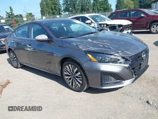 2024 Nissan Altima SV z VIN 1N4BL4DV2RN372183, wystawiony jako IAAI lot #42463490 z przebiegiem 25 385 mil mil oraz . Historia ofert i sprzedaży dostępna na DreamBid. Obrazek 1.
