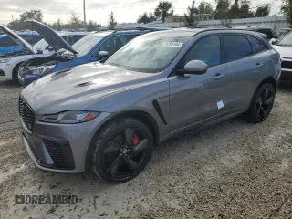 2022 Jaguar F-Pace SVR z VIN SADCZ2EE4NA702878, wystawiony jako Copart lot #74293144 z przebiegiem Nie podano mil oraz Szkoda całkowita • Salvage title. Historia ofert i sprzedaży dostępna na DreamBid. Obrazek 1.
