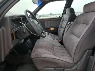 1993 Dodge Dynasty LE z VIN 1B3XC56R3PD124521, wystawiony jako Copart lot #51825725 z przebiegiem 94 336 mil mil oraz Szkoda całkowita • Salvage title. Historia ofert i sprzedaży dostępna na DreamBid. Obrazek 7.