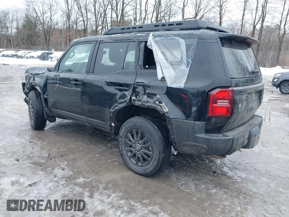2024 Toyota Land Cruiser z VIN JTEABFAJ6RK007928, wystawiony jako IAAI lot #41575919 z przebiegiem 9282 mil mil oraz . Historia ofert i sprzedaży dostępna na DreamBid. Obrazek 3.
