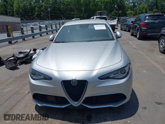 2019 Alfa Romeo Giulia Ti z VIN ZARFANBN6K7609476, wystawiony jako IAAI lot #42343594 z przebiegiem 28 848 mil mil oraz . Historia ofert i sprzedaży dostępna na DreamBid. Obrazek 13.