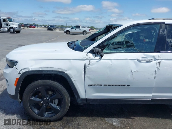 2022 Jeep Grand Cherokee Laredo with VIN 1C4RJHAG1N8627233, listed as a IAAI auction lot 42343190 with 38,107 mi miles and . Bid and sale history available at DreamBid. Image 6.