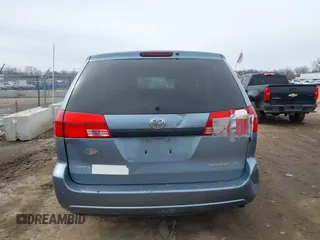 2004 Toyota Sienna with VIN 5TDZA29C44S036628, listed as a IAAI auction lot 41691034 with 389,982 mi miles and . Bid and sale history available at DreamBid. Image 16.