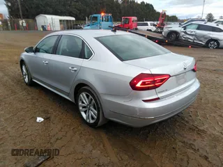 2017 Volkswagen Passat SE z VIN 1VWGT7A37HC075454, wystawiony jako IAAI lot #40572637 z przebiegiem 44 818 mil mil oraz . Historia ofert i sprzedaży dostępna na DreamBid. Obrazek 3.