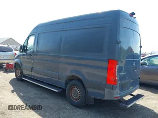 2019 Mercedes-Benz Sprinter Cargo with VIN WD4PF0CD6KP044032, listed as a IAAI auction lot 42103249 with 117,121 mi miles. Bid and sale history available at carsss.com. Image 3.