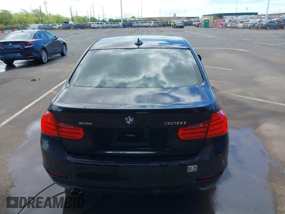 2013 BMW 3 Series 328i xDrive z VIN WBA3B3C52DF536321, wystawiony jako IAAI lot #42004170 z przebiegiem 70 985 mil mil oraz . Historia ofert i sprzedaży dostępna na DreamBid. Obrazek 16.