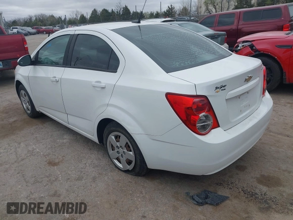2014 Chevrolet Sonic LS z VIN 1G1JA5SH9E4180377, wystawiony jako IAAI lot #41839198 z przebiegiem 156 357 mil mil oraz . Historia ofert i sprzedaży dostępna na DreamBid. Obrazek 3.