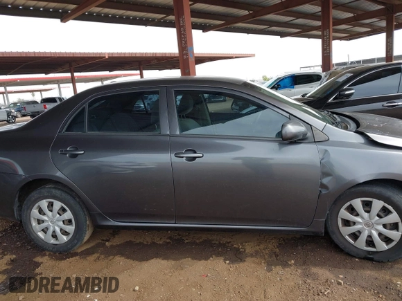 2010 Toyota Corolla z VIN JTDBU4EE7AJ071149, wystawiony jako IAAI lot #41818917 z przebiegiem 105 923 mil mil oraz . Historia ofert i sprzedaży dostępna na DreamBid. Obrazek 13.