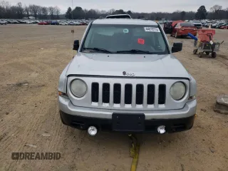 2013 Jeep Patriot Latitude with VIN 1C4NJPFB9DD146531, listed as a Copart auction lot 44819775 with 220,396 mi miles and Salvage Title. Bid and sale history available at carsss.com. Image 5.