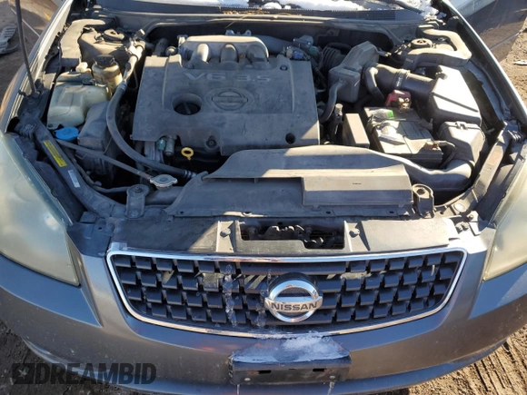 2005 Nissan Altima 3.5 SE with VIN 1N4BL11DX5C388423, listed as a Copart auction lot 42370185 with 205,032 mi miles and Non Repairable. Bid and sale history available at carsss.com. Image 12.