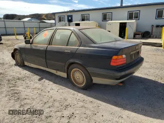 1993 BMW 3 Series z VIN WBACB3316PFE10919, wystawiony jako Copart lot #76412814 z przebiegiem 113 386 mil mil oraz Czysty tytuł • Clean title. Historia ofert i sprzedaży dostępna na DreamBid. Obrazek 2.
