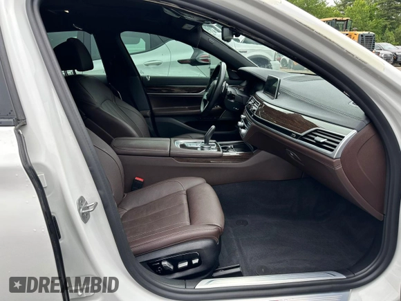 2020 BMW 7 Series 740i xDrive с VIN WBA7T4C04LCE19948, выставлен на аукционе Copart как лот 61751895 с пробегом 37 579 миль миль и Чистый • Clean title. История ставок и продаж доступна на DreamBid. Изображение 9.