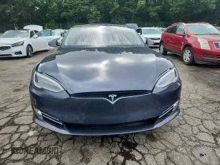 2017 Tesla Model S 60 z VIN 5YJSA1E18HF193461, wystawiony jako Copart lot #61040785 z przebiegiem 99 100 mil mil oraz Szkoda całkowita • Salvage title. Historia ofert i sprzedaży dostępna na DreamBid. Obrazek 5.