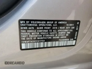 2012 Volkswagen Passat S z VIN 1VWAP7A3XCC017731, wystawiony jako Copart lot #58296085 z przebiegiem 130 852 mil mil oraz Nie do naprawy • Non repairable. Historia ofert i sprzedaży dostępna na DreamBid. Obrazek 12.