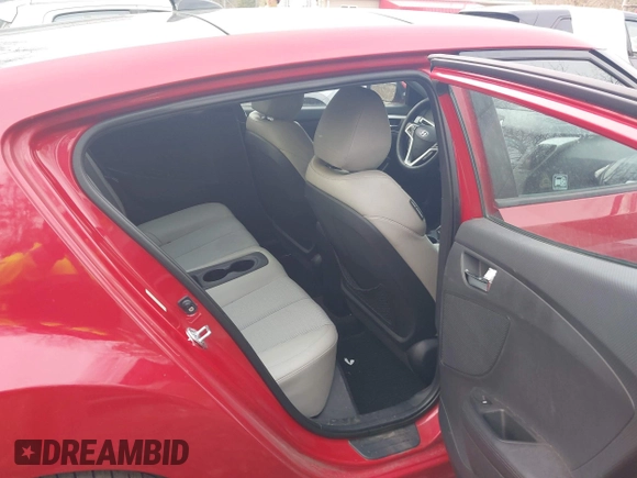 2012 Hyundai Veloster w/Black Int z VIN KMHTC6AD4CU072868, wystawiony jako IAAI lot #42029030 z przebiegiem 112 817 mil mil oraz . Historia ofert i sprzedaży dostępna na DreamBid. Obrazek 8.