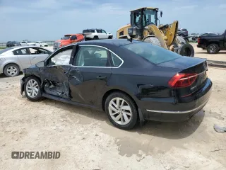 2018 Volkswagen Passat SE z VIN 1VWBA7A35JC038246, wystawiony jako Copart lot #56144005 z przebiegiem 67 561 mil mil oraz Czysty tytuł • Clean title. Historia ofert i sprzedaży dostępna na DreamBid. Obrazek 2.