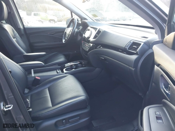 2020 Honda Ridgeline RTL-E with VIN 5FPYK3F70LB008292, listed as a IAAI auction lot 41357744 with 81,961 mi miles. Bid and sale history available at carsss.com. Image 5.
