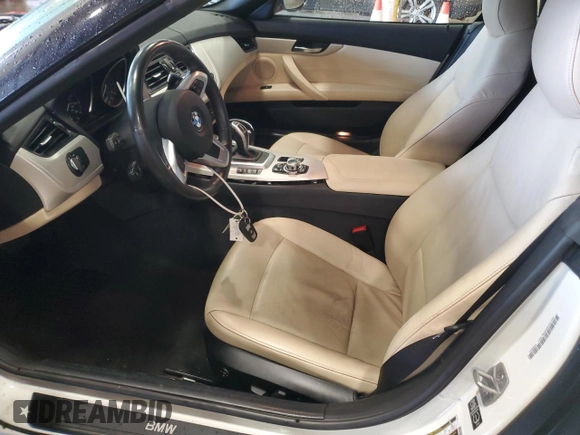 2015 BMW Z4 sDrive28i z VIN WBALL5C59FP557592, wystawiony jako Copart lot #56666655 z przebiegiem 83 377 mil mil oraz Szkoda całkowita • Salvage title. Historia ofert i sprzedaży dostępna na DreamBid. Obrazek 7.