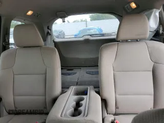2017 Honda Odyssey SE with VIN 5FNRL5H36HB024018, listed as a Copart auction lot 52437385 with 105,175 mi miles and Salvage Title. Bid and sale history available at carsss.com. Image 10.