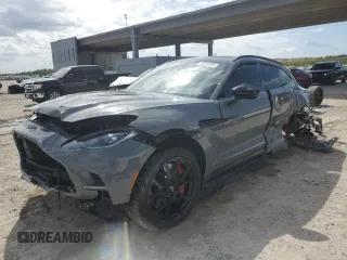 2023 Aston Martin DBX 707 z VIN SD7VUJBW2PTV07234, wystawiony jako Copart lot #50228345 z przebiegiem Nie podano mil oraz Szkoda całkowita • Salvage title. Historia ofert i sprzedaży dostępna na DreamBid. Obrazek 1.