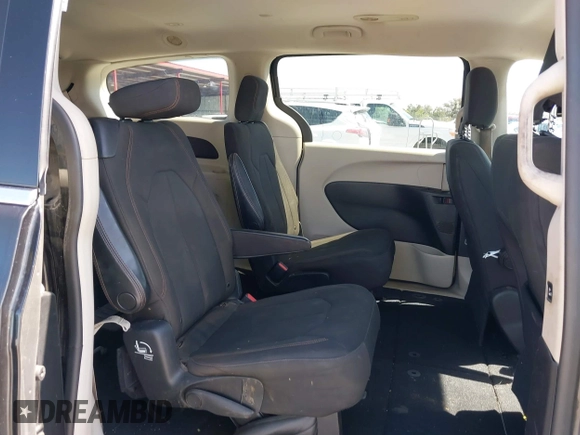2017 Chrysler Pacifica Touring with VIN 2C4RC1DG6HR501164, listed as a IAAI auction lot 41863304 with 87,705 mi miles and . Bid and sale history available at DreamBid. Image 8.
