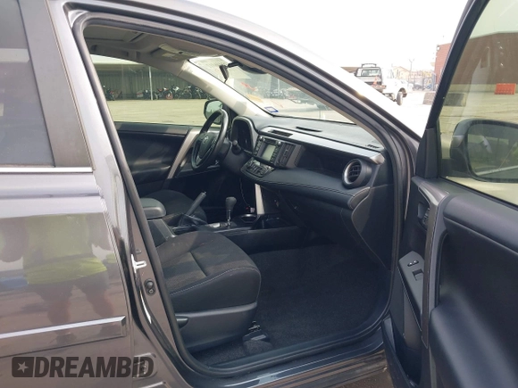 2018 Toyota RAV4 XLE с VIN JTMWFREV7JJ729707, выставлен на аукционе IAAI как лот 39446012 с пробегом 78 150 миль миль и . История ставок и продаж доступна на DreamBid. Изображение 5.