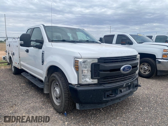 2019 Ford F-350 XL с VIN 1FD7X3A68KEG78527, выставлен на аукционе IAAI как лот 42636585 с пробегом 145 652 миль миль и . История ставок и продаж доступна на DreamBid. Изображение 8.