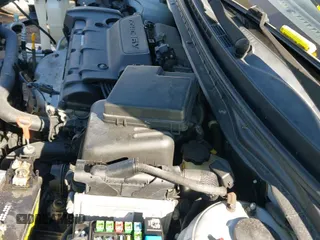 2010 Hyundai Elantra GLS z VIN KMHDU4AD4AU880821, wystawiony jako IAAI lot #43418064 z przebiegiem 42 700 mil mil oraz . Historia ofert i sprzedaży dostępna na DreamBid. Obrazek 13.