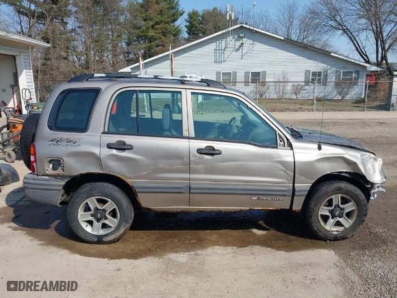 2002 Chevrolet Tracker with VIN 2CNBJ13C026911257, listed as a IAAI auction lot 41760465 with NaN miles. Bid and sale history available at carsss.com. Image 14.