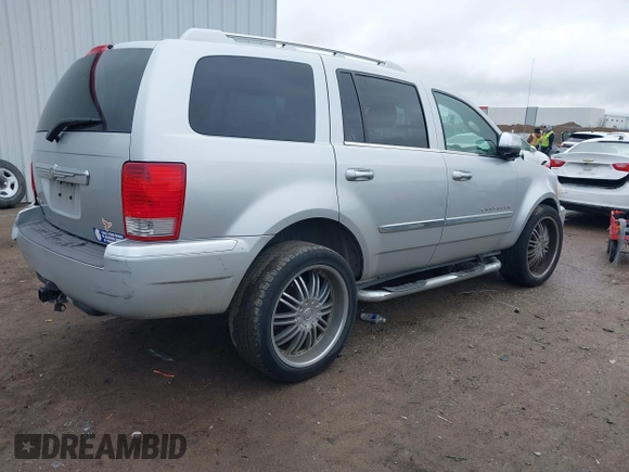 2008 Chrysler Aspen Limited z VIN 1A8HX58N88F136163, wystawiony jako IAAI lot #41544496 z przebiegiem 158 878 mil mil oraz . Historia ofert i sprzedaży dostępna na DreamBid. Obrazek 4.