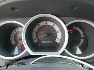 2013 Toyota Tacoma PreRunner z VIN 5TFJU4GN7DX029221, wystawiony jako Copart lot #58367775 z przebiegiem 262 776 mil mil oraz Szkoda całkowita • Salvage title. Historia ofert i sprzedaży dostępna na DreamBid. Obrazek 9.