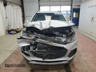 2020 Chevrolet Trax LT with VIN 3GNCJLSB9LL328526, listed as a Copart auction lot 49982765 with 39,560 mi miles and Salvage Title. Bid and sale history available at carsss.com. Image 5.